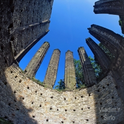 Zřícenina nedostavěného klášterního kostela, Panenský Týnec